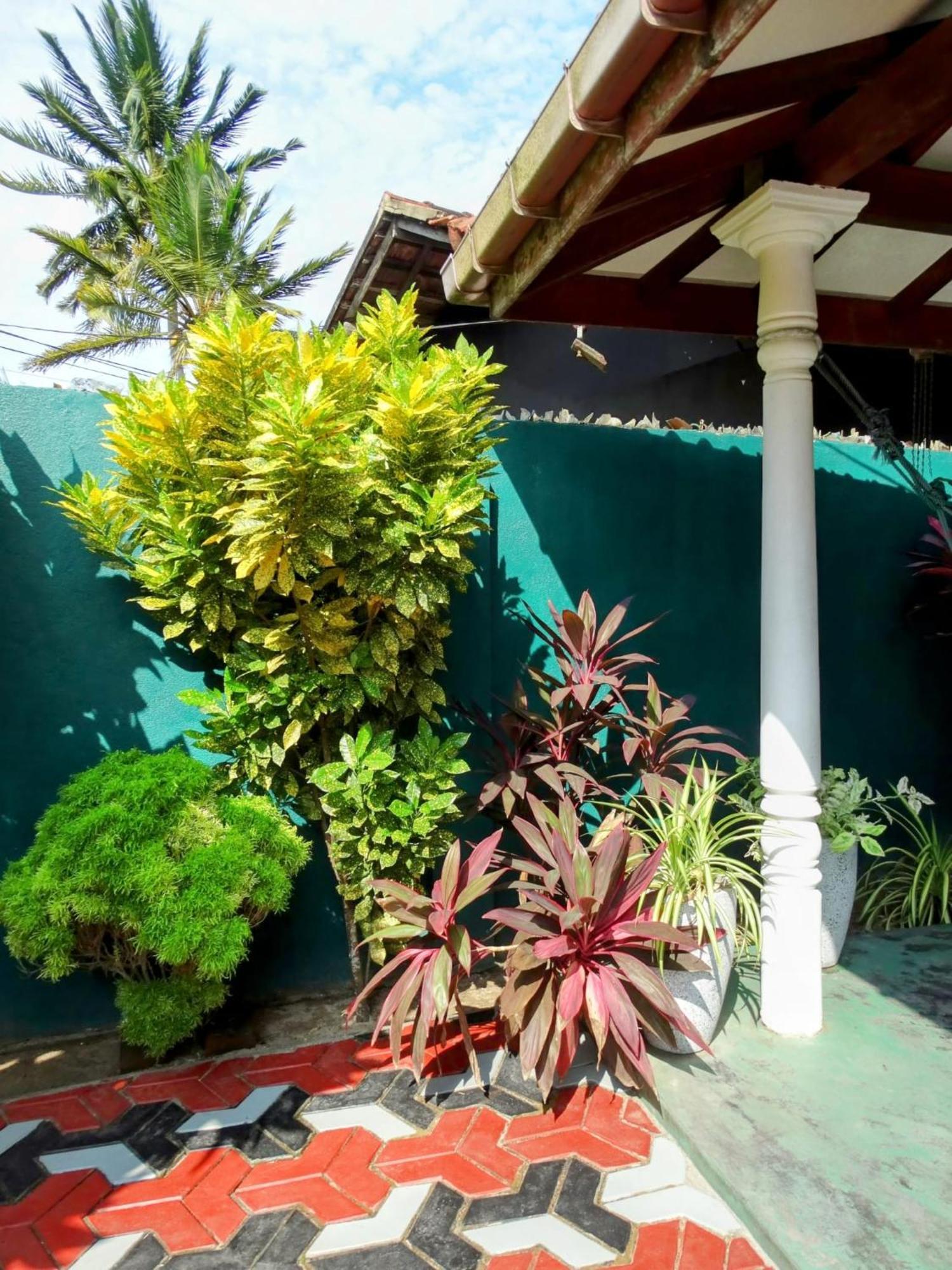 Private Beach House In 미리사 외부 사진